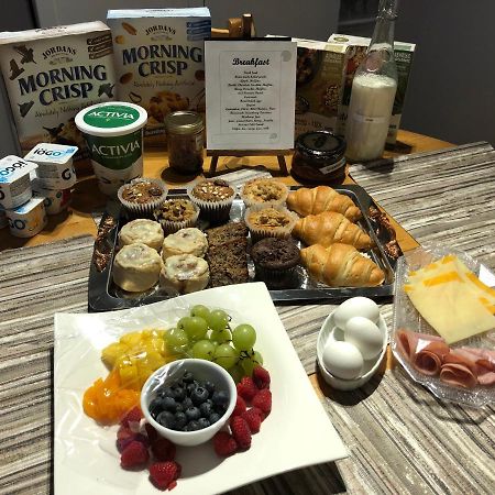 イエローナイフ Polar Nights Bed & Breakfast エクステリア 写真