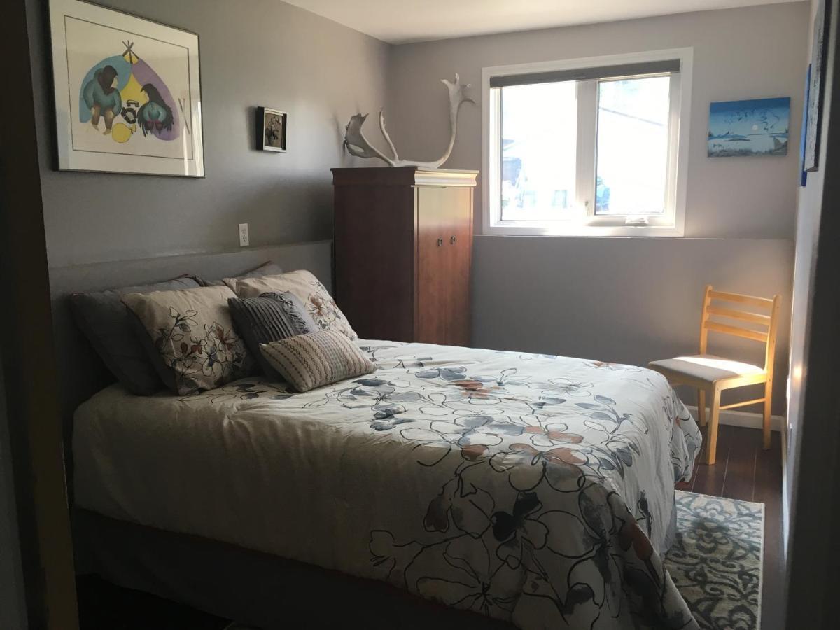イエローナイフ Polar Nights Bed & Breakfast エクステリア 写真